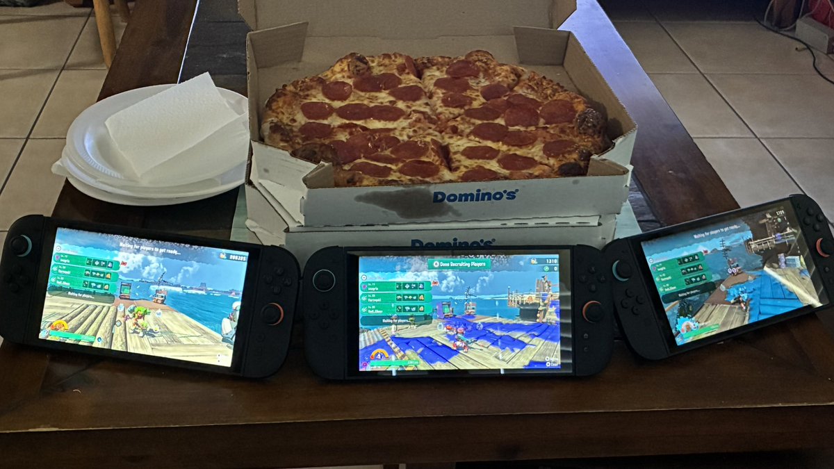 Carreyoki's tweet photo. never kill yourself
#splatoonraiders https://t.co/2PG4fQJVxu