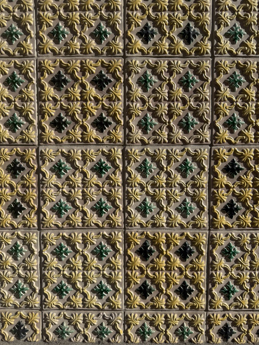 proletarat's tweet photo. #tiletuesday from Porto https://t.co/QgsT2eVPZq