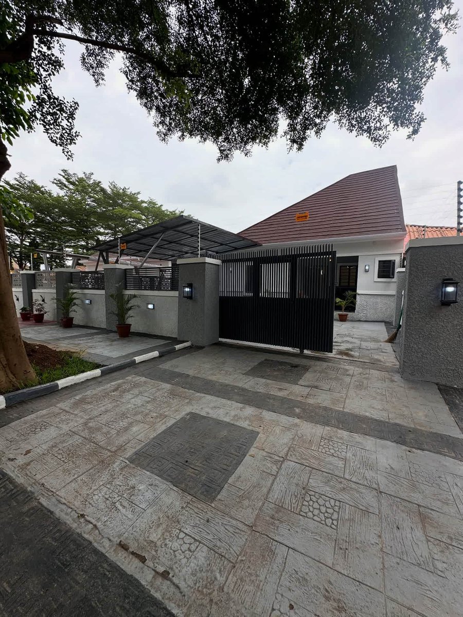 ipropty's tweet photo. Experience accessible, modern living in this brand-new 3-bedroom semi-detached bungalow, strategically located in the well-planned and serene Mbora District of Abuja. 

This contemporary home provides the ult

 https://t.co/HpYj04aWCC https://t.co/u99P9JRHxt