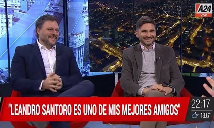 Renata350698471's tweet photo. Los que son amigos,de los que votan para favorecer intereses de la extranjería,a favor de la disolución nacional,del Estado Argentino.Son tambien enemigos. https://t.co/eVbsR4vLm8