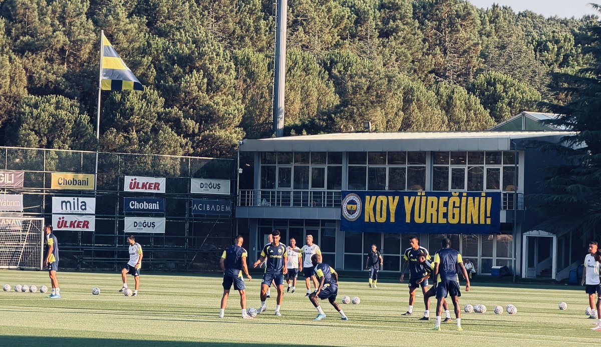gencfborg's tweet photo. KOY YÜREĞİNİ! @fenerbahce

#GençFenerbahçeliler https://t.co/8btcQePKHG