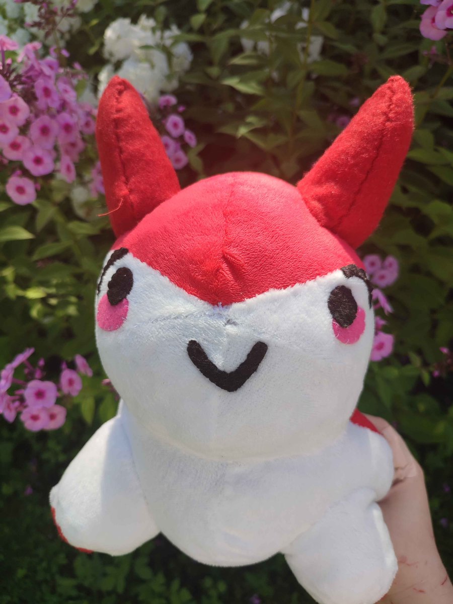 iswhxt's tweet photo. He's finally done. I've been meaning to make it for MONTHSSS NOWW AUGHH Sword :D He's a bit bald, but its my first time making a big plushie...
#phighting #swordphighting #sword https://t.co/GLWvJXphWl