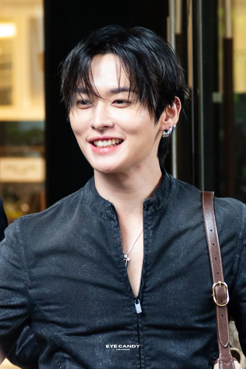 eyecandyLK's tweet photo. 260730 GUCCI HQ
#스트레이키즈 #리노
#LeeKnow #StrayKids https://t.co/6SpFCJwVtE