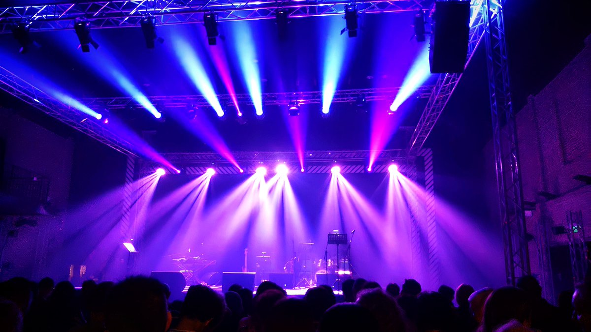 gekidan_taiju's tweet photo. 「デズデモーナ」の公演会場である《Majestic Theatre》で「THE MALAYSIAN REAL BOOK」のLIVEを観ました。素晴らしいライブ！終演後ご挨拶をさせて頂いたのですが、何とバンドマスターの方が、KLの「デズデモーナ」公演を観て下さっていて「素晴らしい公演だった！」と嬉しいお言葉を頂きましたぁ😭 https://t.co/khqcpdBHfI
