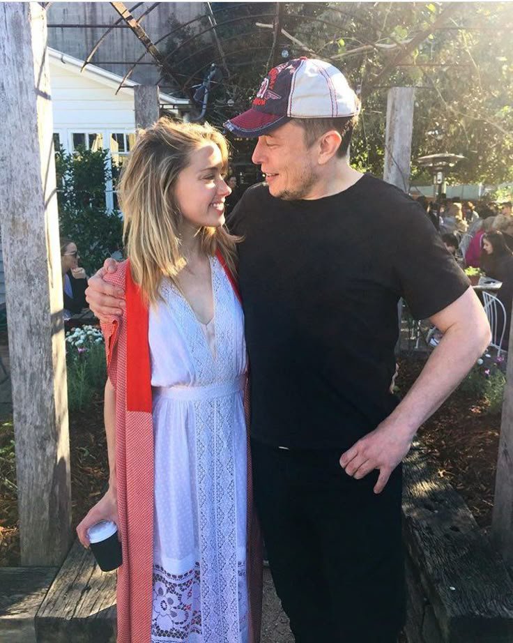 HonestTakesX's tweet photo. Be honest......

Do you think age matters in a relationship? ❤️

🅰️ Yes 👍
🅱️ No ❤️ https://t.co/syGr2XFY7k