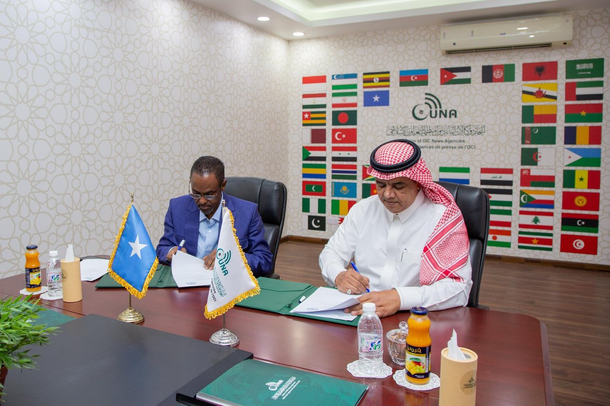 NCRIsom's tweet photo. National Commission for Refugees &amp; IDPs of Somalia has signed a Memorandum of Cooperation with the Union of OIC (YONA) to enhance collaboration in the areas of media, communications, and humanitarian affairs.
@maaalyami 
@SONNALIVE
@MOFASomalia
@LibanEgal 
@UNHCRSom
@iom_somalia https://t.co/aFCAwEUu3K