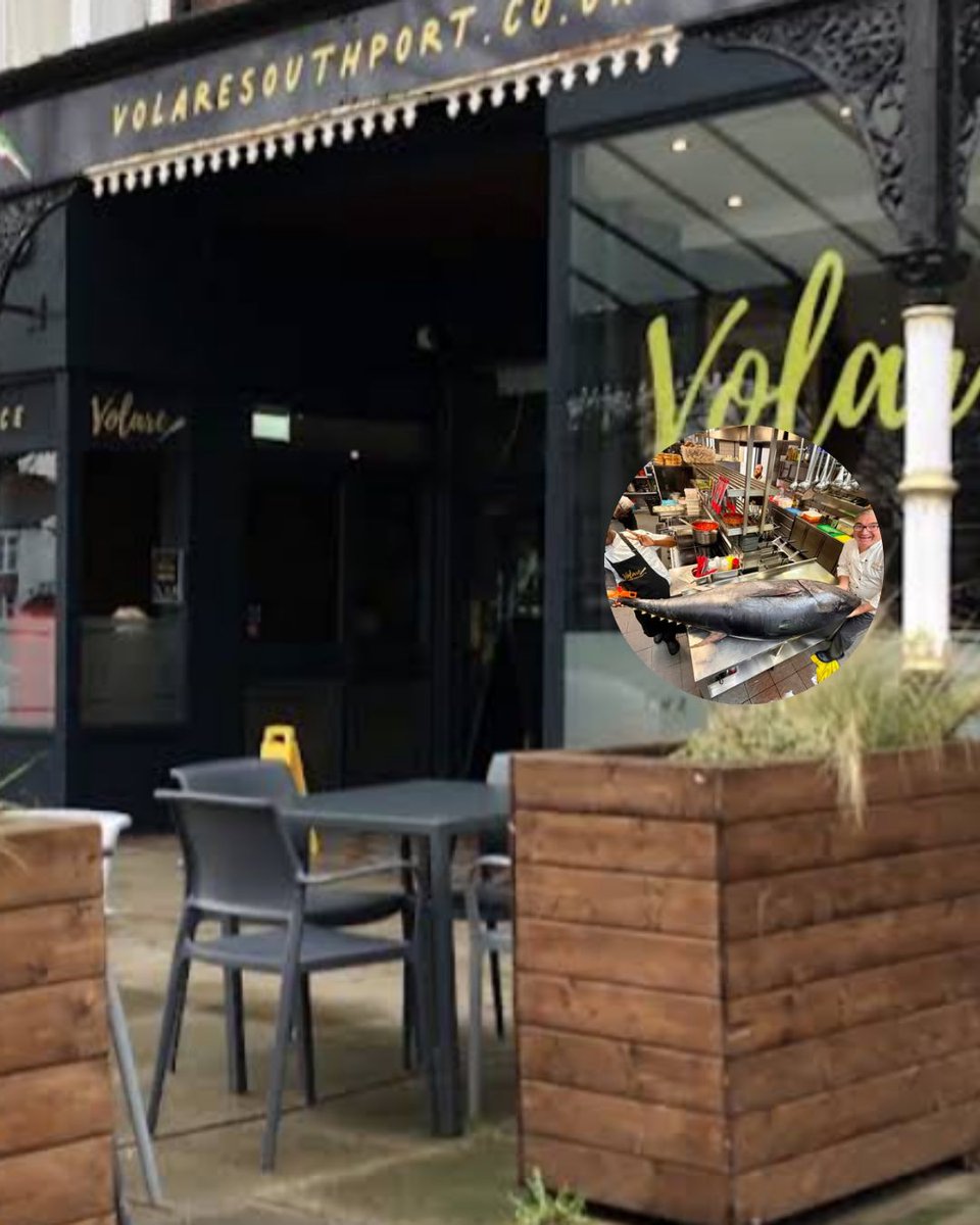 LSNewsDesk's tweet photo. 📰 Volare Receives Huge 116kg Yellowfin Tuna 🐟

🔗 Read more:
https://t.co/HzPyljZ8Ep

#LiverpoolStandard #Southport #Volare #YellowfinTuna #Seafood #FoodNews #RestaurantNews #BreakingNews #UKNews https://t.co/e1SG9OTZTZ