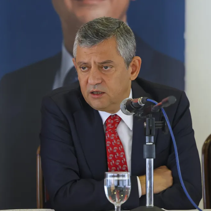 bpthaber's tweet photo. SON DAKİKA | Özgür Özel'in dokunulmazlığının kaldırılmasına yönelik fezleke Adalet Bakanlığına gönderildi.

Gerekçe: Zincirleme şekilde rüşvet alımı. https://t.co/fCLfarFfqG