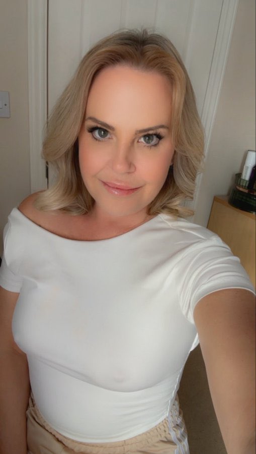 Sabrinarfj7's tweet photo. ❤️🌺 https://t.co/RHMPuurrnk