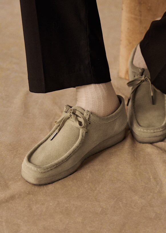 Trey_Labs's tweet photo. On behalf of my fellow eye-havers in tech, I propose we formally end the Hey Dudes pandemic by banishing them from office dress codes

Effective immediately, they’ll be replaced by the timeless &amp; tasteful, suede Clarks Wallabee

You can afford, and deserve, the upgrade

See below https://t.co/ILfbZTXCes