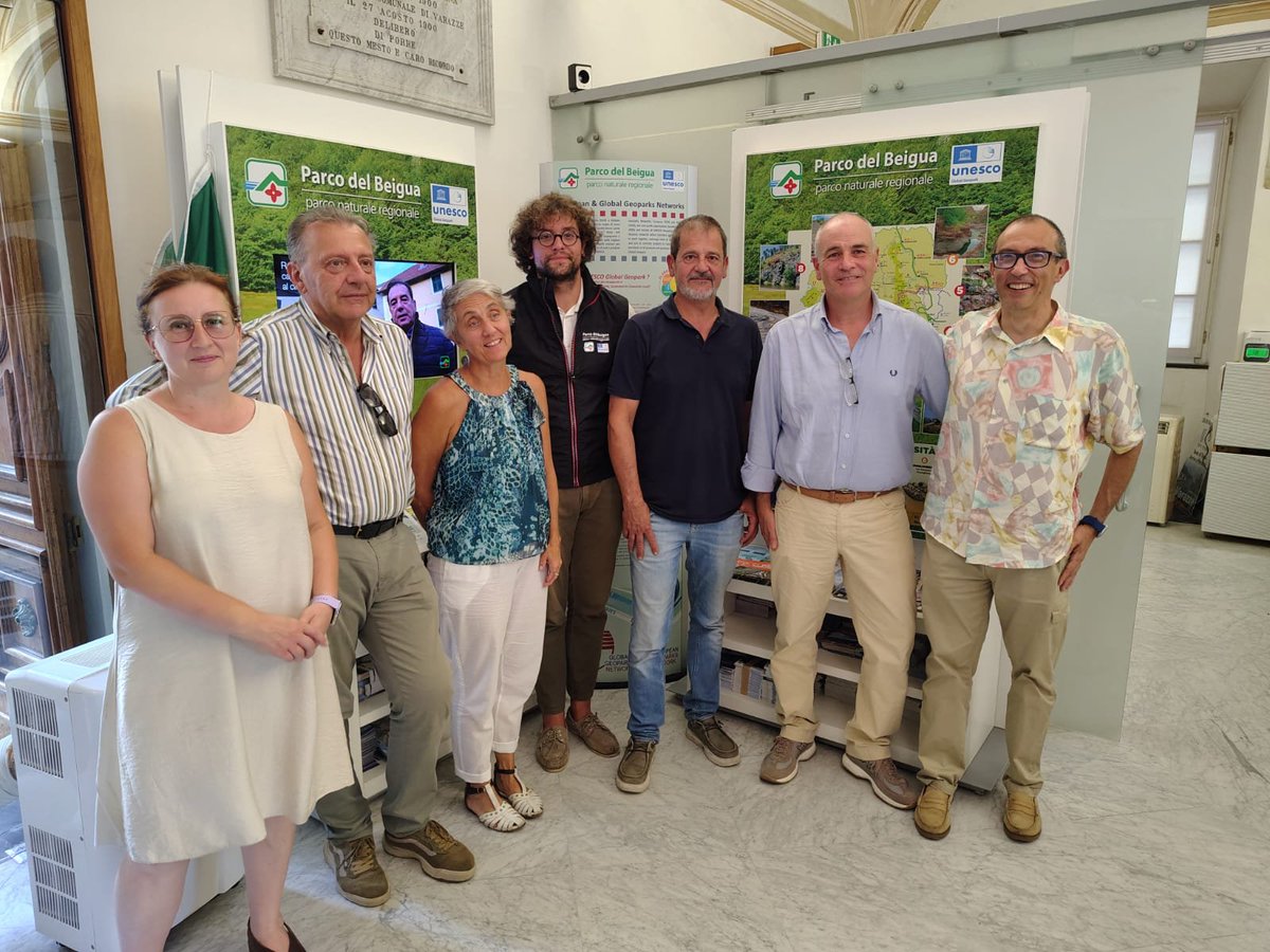 ParcoBeigua's tweet photo. È Andrea Castellini, sindaco di Stella, il nuovo Presidente del Parco del #Beigua. 
Succede a Daniele Buschiazzo, che ha governato l’Ente per due mandati.
Tante le sfide che attendono il nuovo Consiglio https://t.co/4WfMQGlTFh https://t.co/8dmvW85wlJ