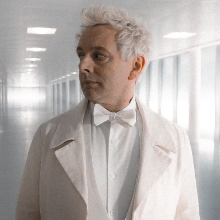 graevard's tweet photo. discorporated aziraphale look is sooo cute even tho it's simple
he's not himself without the bow tie ‼️ https://t.co/FAgEvvTYDd
