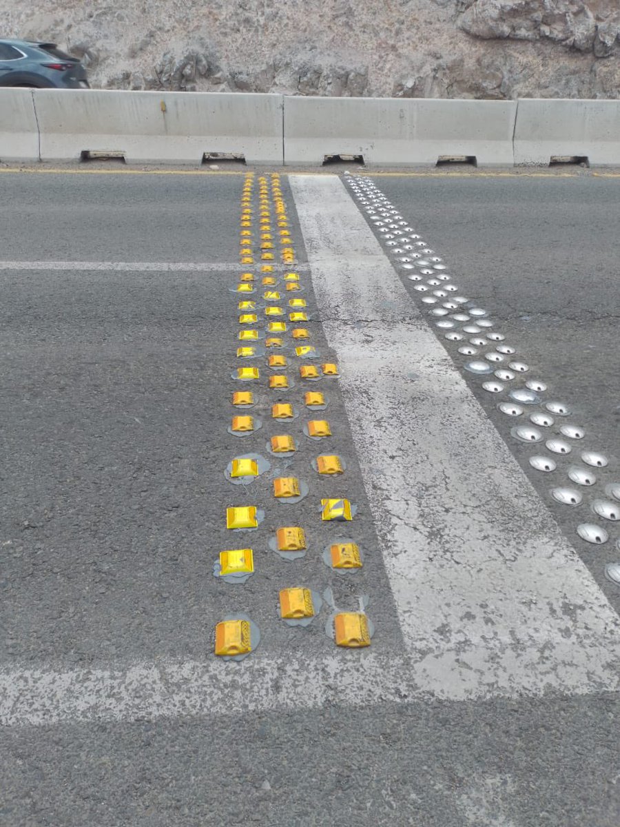 SoniaScarrillo's tweet photo. Estamos un día sí y otro, también, en las carreteras estatales. 

Gracias a los valiosos camineros, mantenemos nuestras vialidades más seguras a través de la renovación de los elementos de señalética.

Estamos #AquíContigo, siempre listos, siempre dispuestos https://t.co/7d7Uihsm5U