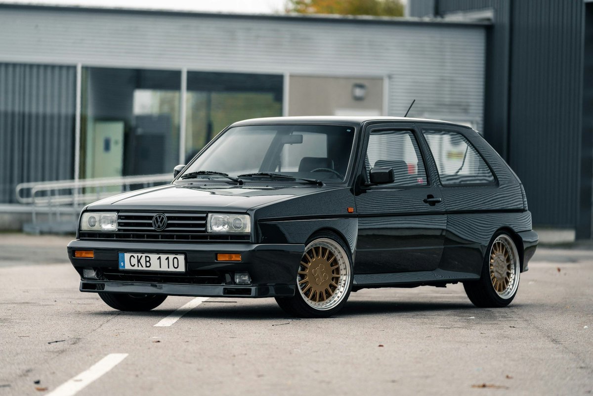 Autoweltmedia's tweet photo. VW needed 5,000 road cars to homologate the Golf for Group A rallying.
They built exactly 5,000 G60 Rallye's, all left-hand drive, all sold only in mainland Europe.
The G-Lader scroll supercharger pushed the 1.8-litre eight-valve engine to 160 PS.
Syncro four-wheel drive, boxy composite wheel arch extensions, rectangular Jetta headlamps, and a full-width intercooler across the radiator.
Nobody outside Europe could buy one new.
Above it sat the G60 Limited.
71 units built by VW Motorsport, 16-valve, 210 PS, the fastest VW of its day.
The Rallye averages around $40,000 now. 
The best example sold recently for $57,500.
A homologation hatch that was controversial then and collectable now.