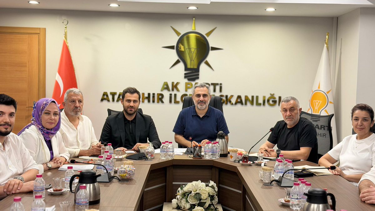 burakcifci34's tweet photo. İlçe Yürütme ve Yönetim Kurulu toplantımızı İl Yönetim Kurulu Üyemiz @Menessavas ın katılımlarıyla gerçekleştirdik.

Genel ve Yerel gündemi müzakere ettik.

Önümüzdeki süreçte gerçekleştireceğimiz çalışmalarımızı istişare ettik.

@atasehirakparti 
@abdullahozdemir https://t.co/yZNMMnOLY7