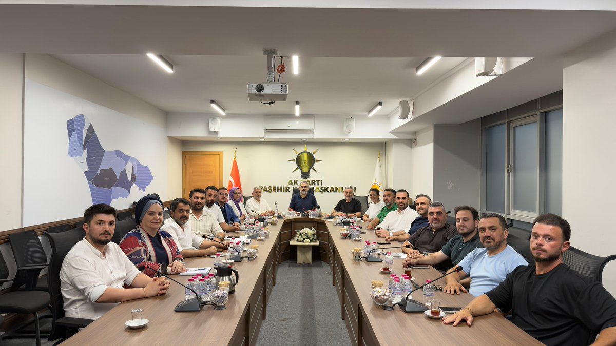 burakcifci34's tweet photo. İlçe Yürütme ve Yönetim Kurulu toplantımızı İl Yönetim Kurulu Üyemiz @Menessavas ın katılımlarıyla gerçekleştirdik.

Genel ve Yerel gündemi müzakere ettik.

Önümüzdeki süreçte gerçekleştireceğimiz çalışmalarımızı istişare ettik.

@atasehirakparti 
@abdullahozdemir https://t.co/yZNMMnOLY7