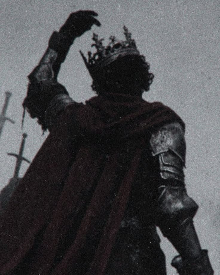 MercurialNight's tweet photo. Dost thou brave hearted lions
That did beside me stand so proud
Step onward to our glorious victory
Upon this grisly battle ground
#tend your wounds when all is done
The battle over, the crown is won
👑
#vss365 https://t.co/woPHcFtbB6