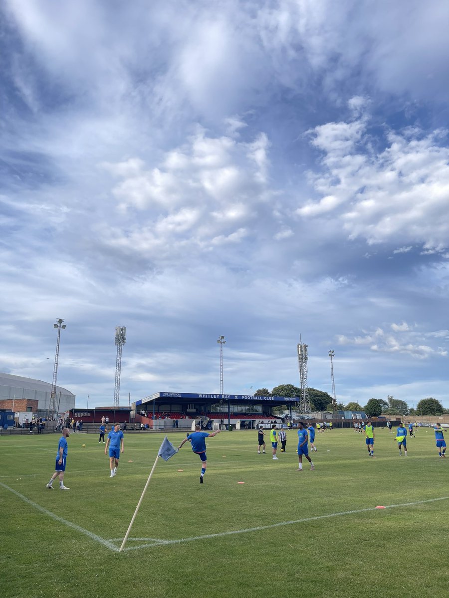 reeceburns98's tweet photo. Tuesday night @EbacNorthernLge football at Hillheads between @WhitleyBayFC and @HordenCWFC. £9 admission and £2.50 programme. Good club with good people behind the scenes keeping it running. https://t.co/sDfK3ZvSSC