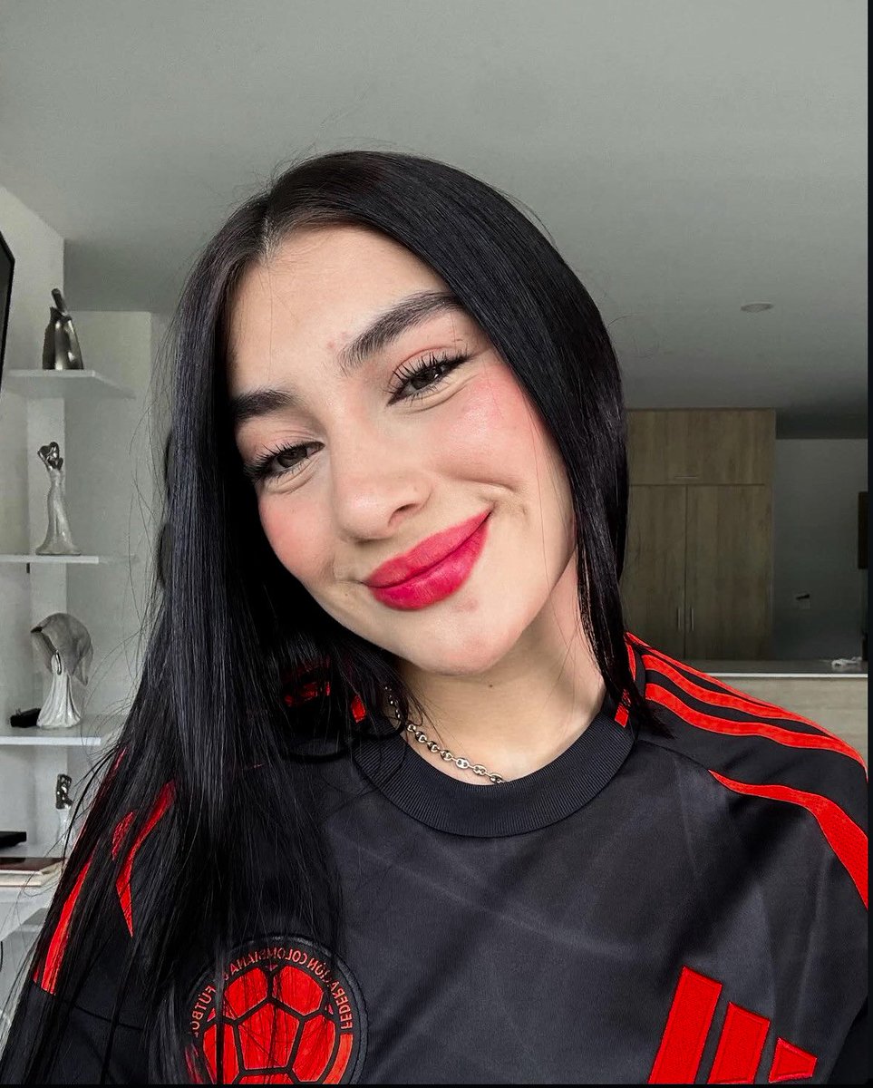ccatars1s's tweet photo. ⸝     𝗣𝗛𝗢𝗧𝗢 𝗗𝗨𝗠𝗣.    :     🕷️    𝄒
                ⎯   𝖦𝖠𝖫𝖫𝖤𝖱𝖸 . . . @ 𝗺𝗮𝗻𝘂𝗲𝗹𝗮

         "  𝓗ey,      ¿qué      más,      pues?   "

ㅤㅤ https://t.co/5quVG0MsD0