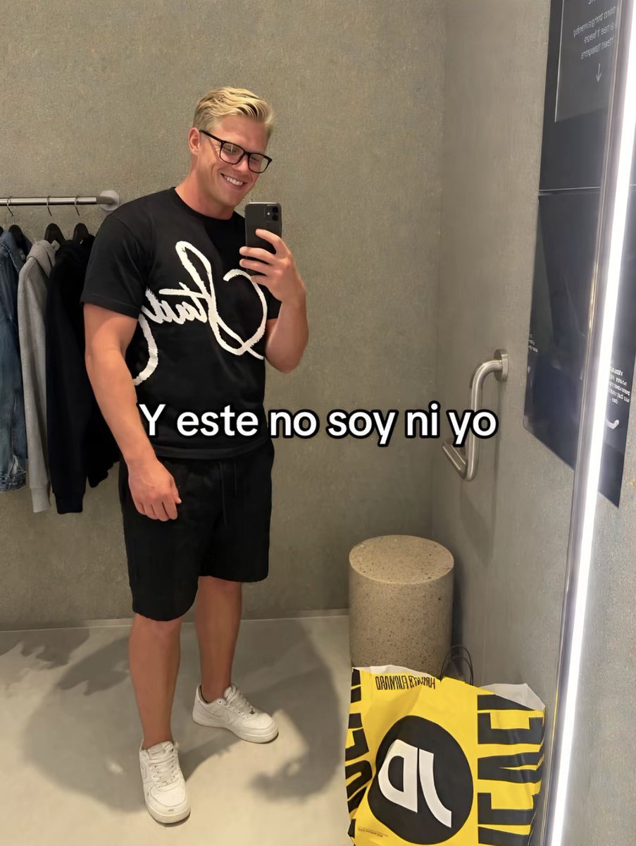 elemisario_'s tweet photo. estoy llorando con el final jajajababsjqjw https://t.co/UTOrp5VfiO