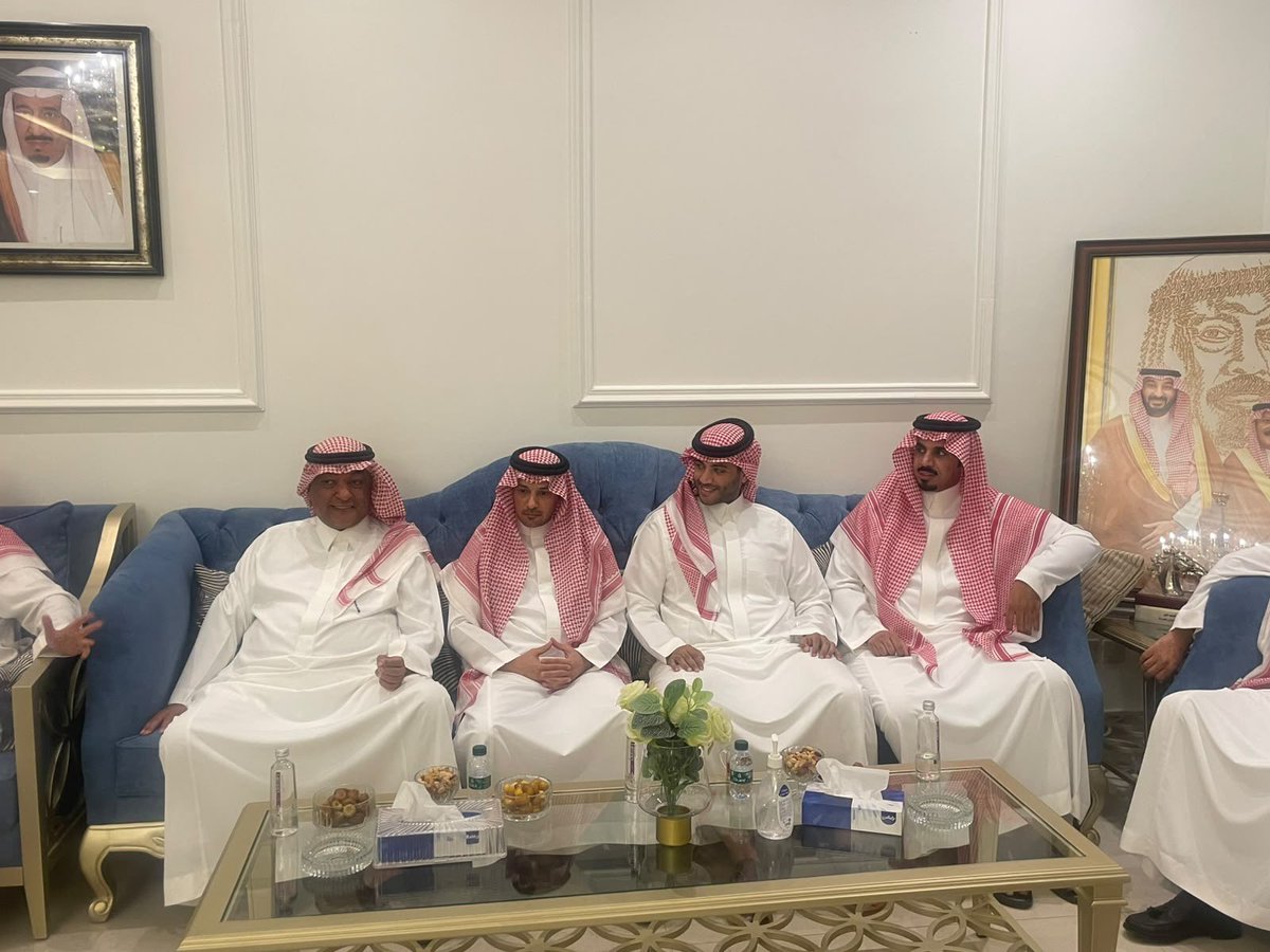 Aysh_Albati's tweet photo. اقام الشيخ متعب بن بدر بن شريم مأدبة عشاء على شرف صاحب السمو الامير سلمان بن عبد الله بن سلمان بن محمد آل سعود الرئيس التنفيذي لنادي سباقات الخيل 
حضر حفل العشاء عدد من  وجهاء المجتمع  وملاك الخيل والزملاءالإعلامين https://t.co/pxTpvQVzNa