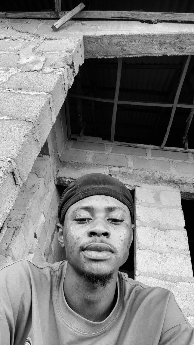 _madivess's tweet photo. My body don dey π
#madives #viral #fyp #Greatness #alone https://t.co/UOrpfjwyAl