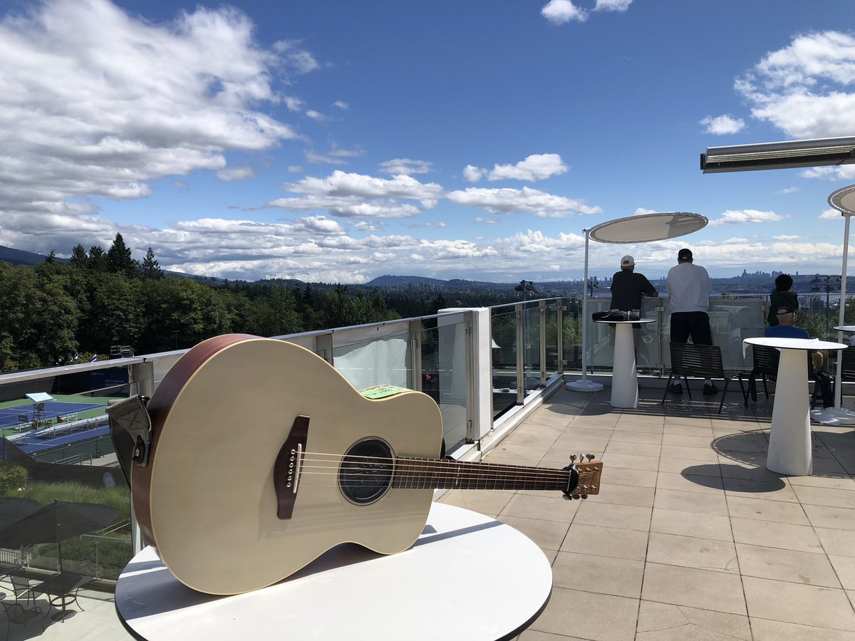 DOC604's tweet photo. My @YamahaGuitars #STORIA #acoustic #guitar #playinglive at  #HollyburnCountryClub for the #OdlumBrownTennisTournament over the weekend; what a beautiful venue in the heart of the #BritishProperties in #WestVancouver. #YAMAHA #guitarlife #davidcappermusic https://t.co/4N1paa25Nf