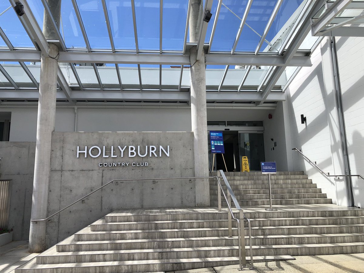 DOC604's tweet photo. I had the greatest opportunity to perform at  #HollyburnCountryClub for the #OdlumBrownTennisTournament over the weekend; what a beautiful venue in the heart of the #BritishProperties. #davidcappermusic #playinglive https://t.co/iCzm247Vw3