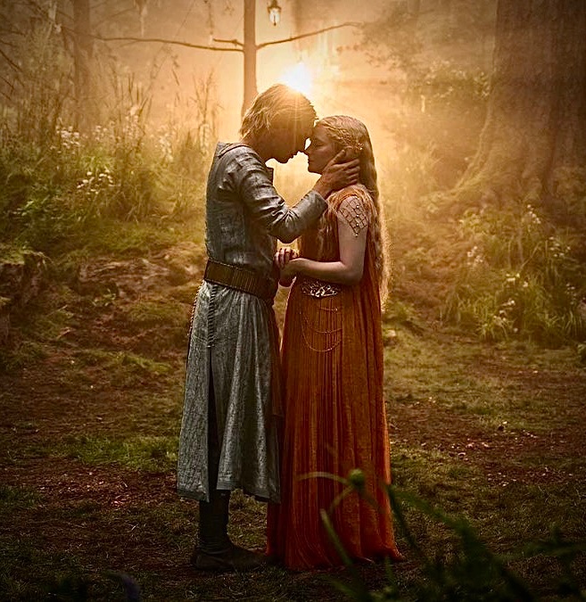 celedrielfiles's tweet photo. Just realised that in this First Age scene Galadriel and Celeborn are wearing the colours of their respective houses! Orange/gold for the House of Finarfin and blue/silver for the royal House of Doriath https://t.co/W42HFyndJv