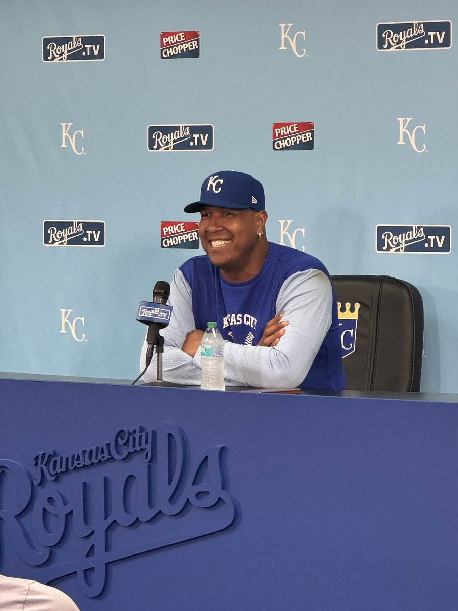 JakeEisenberg_'s tweet photo. The @Royals Home Run King is back at Kauffman Stadium. https://t.co/vdKPFIkhYP