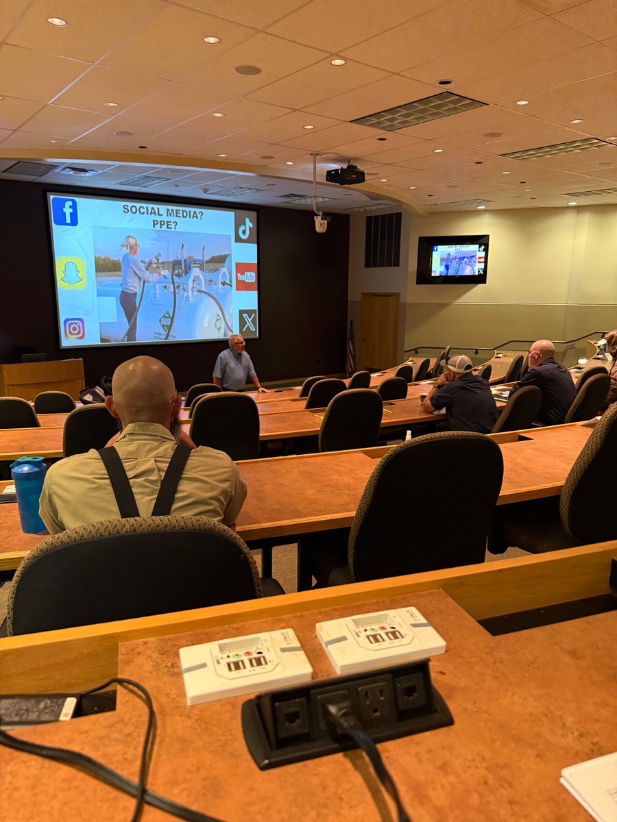 FWAAorg's tweet photo. Safety never takes a day off!
Today, John Rebholz of the Illinois Fertilizer and Chemical Association led ammonia safety training for participants at The McGregor Company. Thank you to McGregor's team for hosting and supporting ongoing education. 
#FWAASafetyTraining https://t.co/OLpme17Igp