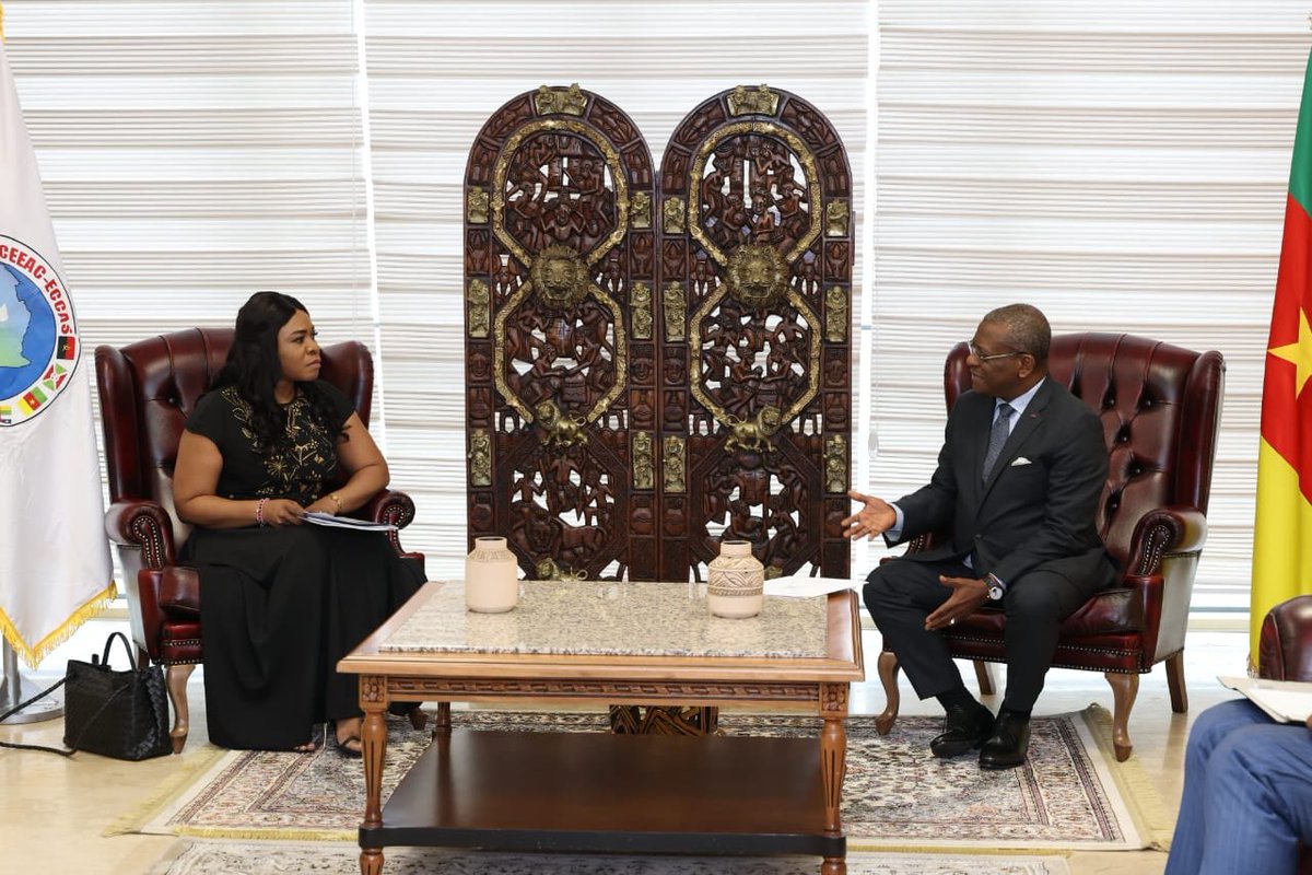 joDionNgute's tweet photo. 🇨🇲J'ai eu des échanges très fructueux ce 04.08.2026 avec la forte délégation de la #CEEAC, conduite par la présidente en exercice du Conseil des Ministres de la communauté, Rosario MBASOGO KUNG. Nous avons fait le point de l'opérationnalisation des instruments communautaires, notamment les projets du chantier de l'intégration régionale🇨🇲
#PM #JDN
#Cameroon
@CEEAC_ECCAS