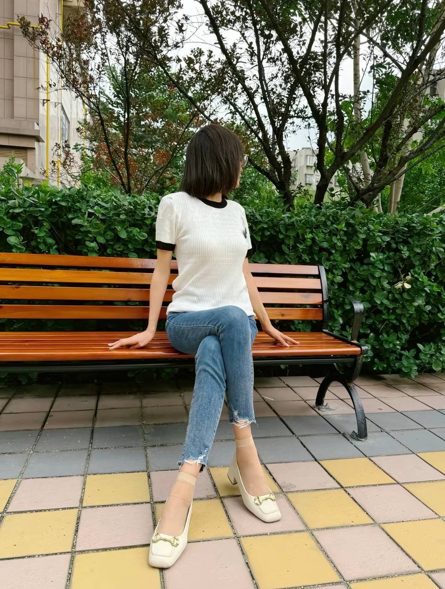 PumSom's tweet photo. 短丝配上牛仔裤也有别样的感觉 https://t.co/4mgzdGaWx3