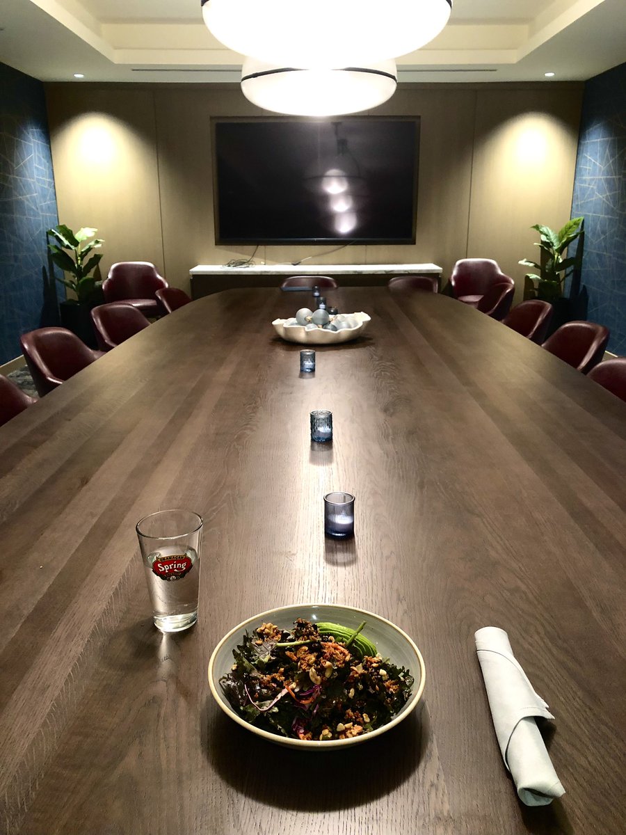 DOC604's tweet photo. Enjoying a tasty post-gig salad at  #HollyburnCountryClub for the #OdlumBrownTennisTournament over the weekend; what a beautiful venue in the heart of the #BritishProperties in #WestVancouver. #musicianlife #davidcappermusic https://t.co/6JGzHObOmP