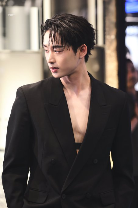 laoong_namm's tweet photo. ผมไม่หย่า                                         แต่ชั้นจะหย่า https://t.co/yWzOCiHbbw