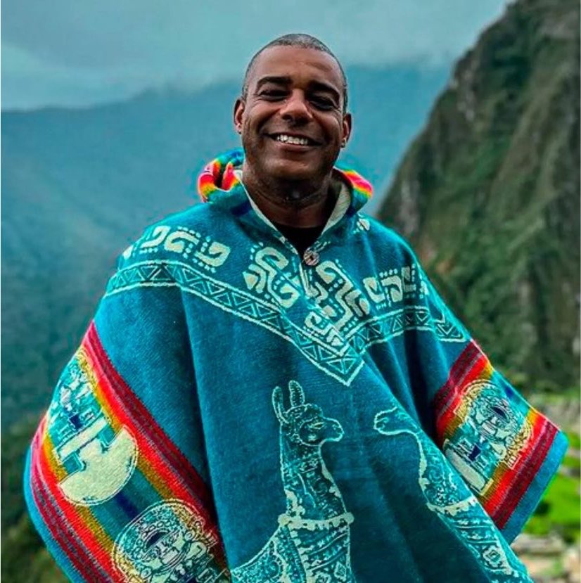 updatecultura's tweet photo. O brasileiro Robson Jesus entrou no Guinness Book por se tornar o PRIMEIRO homem a visitar TODOS os países do mundo no menor período de tempo já registrado. 🇧🇷 https://t.co/WvfToEcBWR