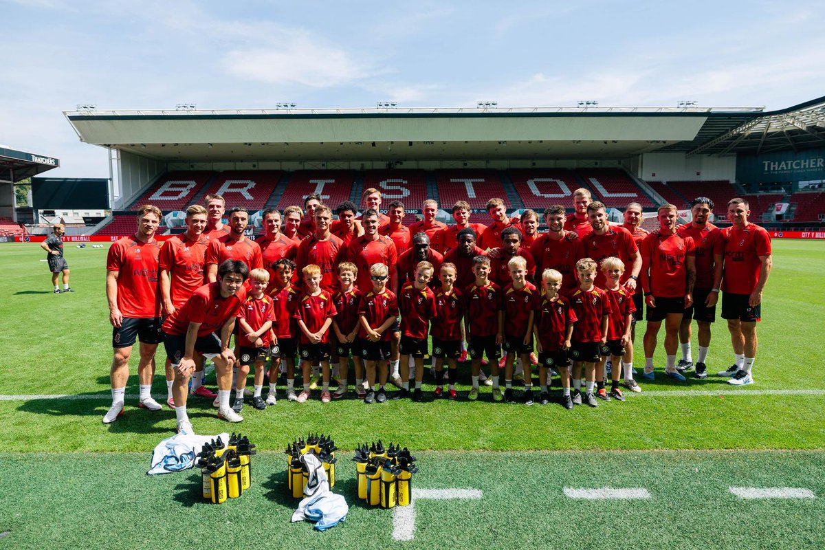 Smiffilar's tweet photo. My boy loving life yesterday as the City U8’s were ball boys for @BristolCity open training session. Unbelievable experience &amp; memories to last a lifetime https://t.co/yv8JVhBIc9