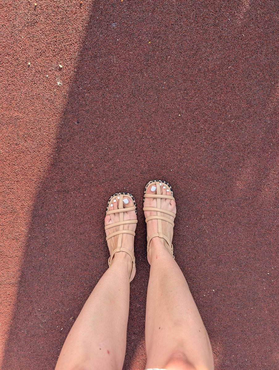 dollyphox's tweet photo. Walk with me. https://t.co/DB262OTJ9G