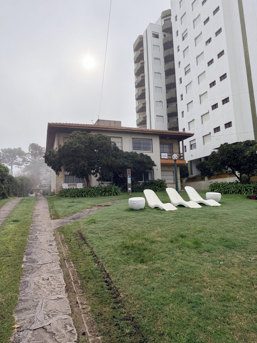 YAI_Deptos's tweet photo. Que niebla!!! Donde está el sol!!! En tu casa también está así?? Te leemos en comentarios 👇🏻👇🏻 #yaidepartamentos #villagesell https://t.co/yaces1cLzL