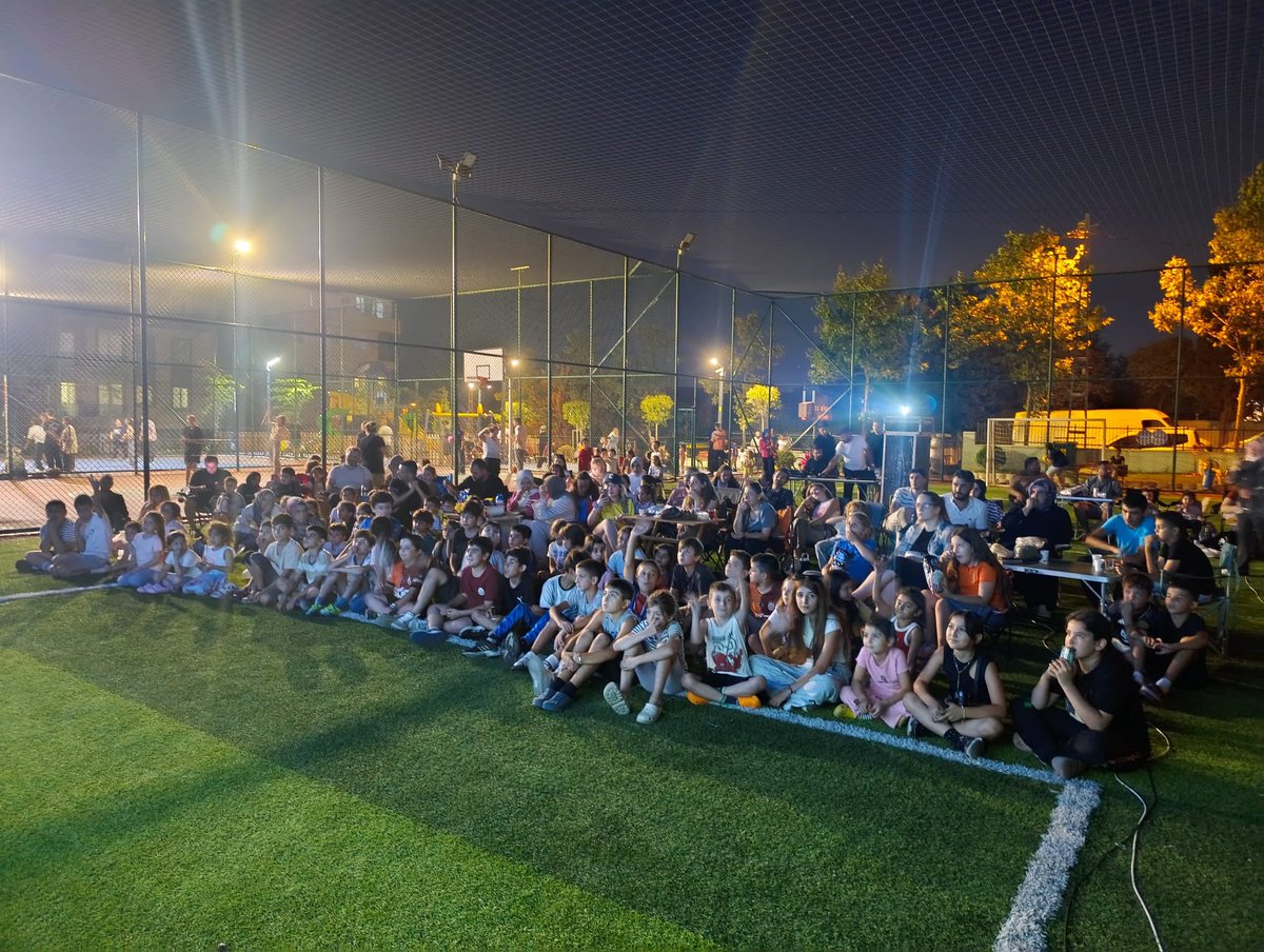 SancaktepeBeltr's tweet photo. Sancaktepe’de sinema keyfi bir başka! 🎬

Sancaktepe Sinema Akşamları’nda bu akşam hep birlikte unutulmaz bir klasik olan "Buz Devri"ni izledik. 

Katılan tüm komşularımızın ayağına sağlık! Bir sonraki etkinlikte görüşmek üzere. 👋 https://t.co/GhyDTfDmR8