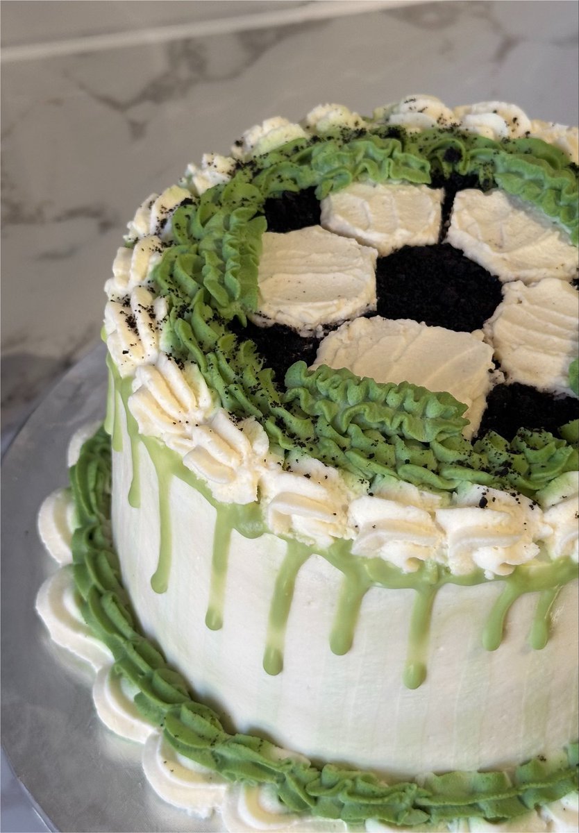 Selmaaa__b's tweet photo. Nouveau layer cake 😋⚽️ https://t.co/8Q9qB9uQ9T