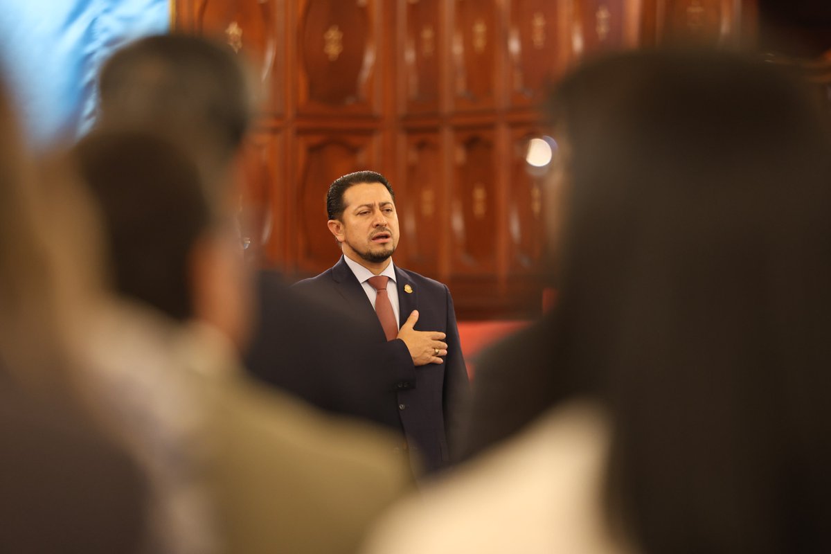CongresoGuate's tweet photo. Asimismo, agradeció el respaldo que dicha nación ha brindado a nuestro país en distintos ámbitos, a través de las relaciones diplomáticas que buscan ser fortalecidas. Como parte de la agenda del evento se incluyeron algunas presentaciones en torno al clima de inversión en Guatemala; el proyecto de Hansae en Guatemala; introducción a la plataforma Kmedi; situación y perspectivas económicas de Guatemala; planes de cooperación y otros temas.
