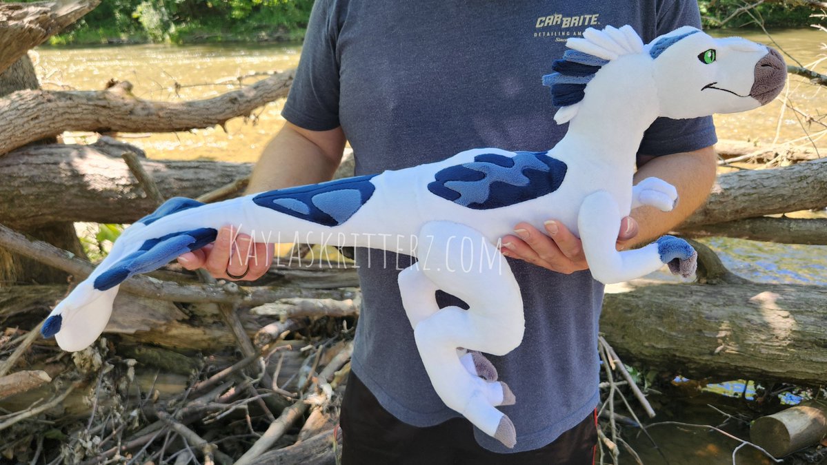KaylasKritterz's tweet photo. At long last - here is the big beautiful piebald raptor in all her glory! She is made with a mix of hand and machine sewing and features a ton of applique and embroidery details. Her feathers were a challenge but I tried something new this time and absolutely love it. https://t.co/S7aRaccjFo