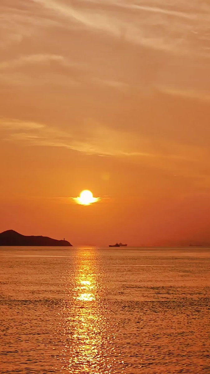 Devendra519968's tweet photo. Just wrapped up a day trip to the coastal town! Salt air, sunny walks, and that perfect sunset view  #WeekendEscape， https://t.co/55UDAiBety