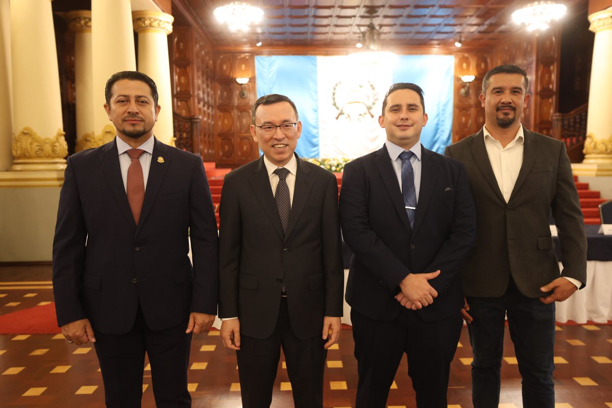 CongresoGuate's tweet photo. El Primer Vicepresidente de Junta Directiva del Congreso de la República, diputado Nery Ramos @Nery_RamosR y el congresista Faver Salazar @FaverSalazar participaron en la inauguración del II Foro de Cooperación Empresarial Corea - Guatemala, en el marco de la consolidación de las relaciones comerciales, diplomáticas y de cooperación bilateral entre ambas naciones.