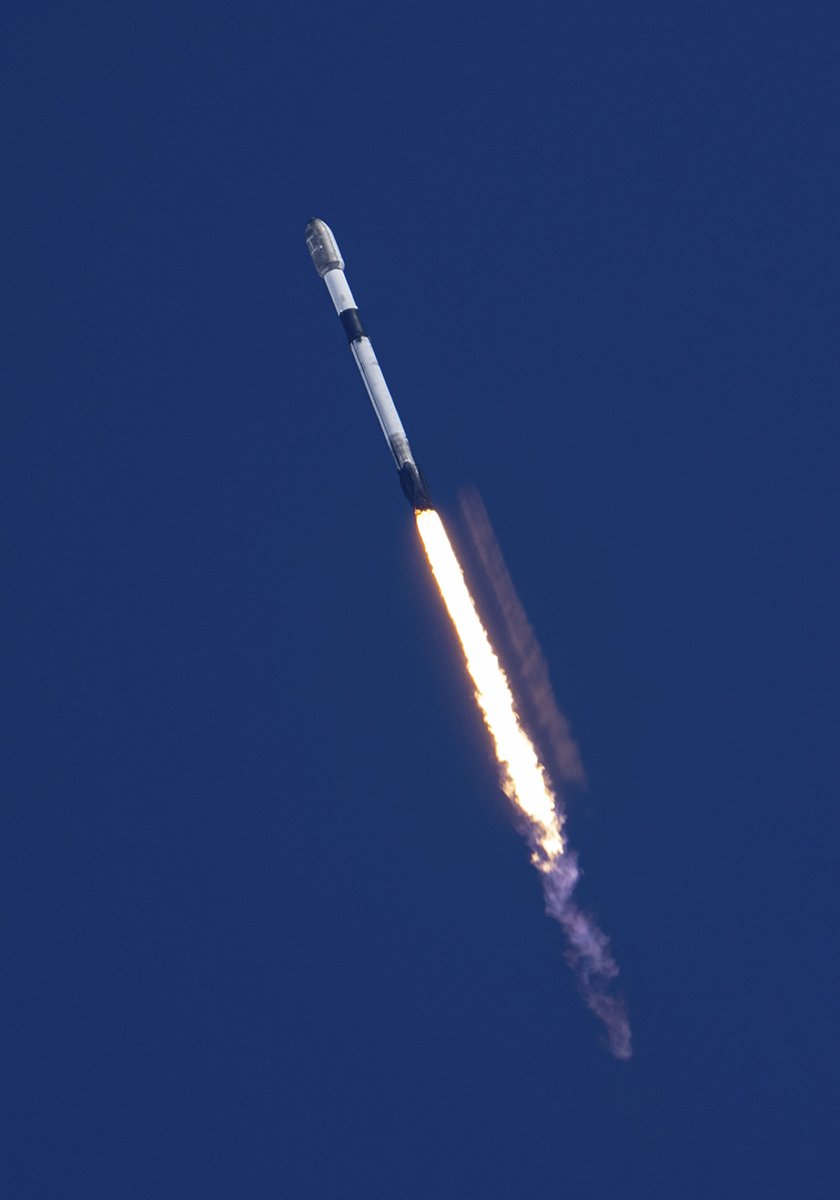DimaZeniuk's tweet photo. SpaceX successfully launched another 24 @Starlink satellites 🛰️🛰️ https://t.co/MGlXRKzvaa