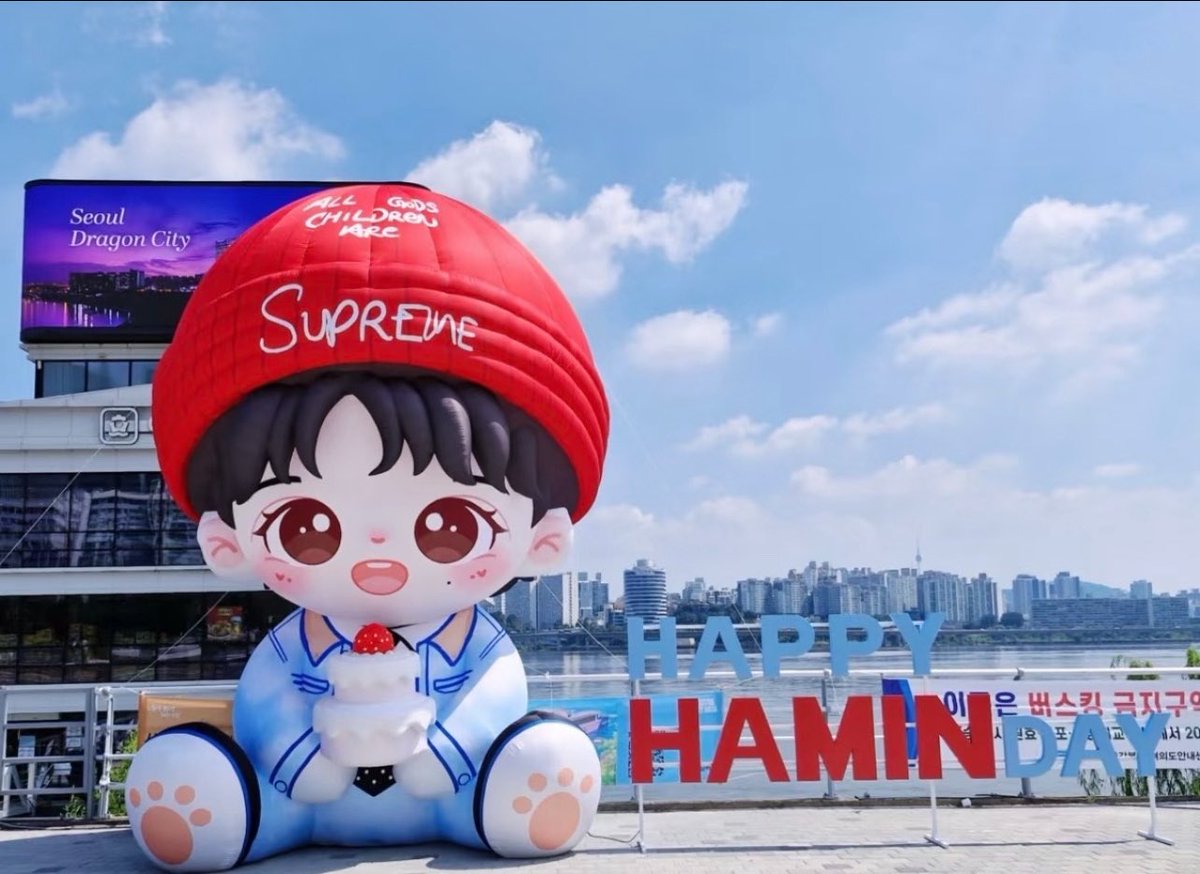 hamin200608's tweet photo. HAPPY 20TH HAMIN DAY  
#해피하민데이_나의자전거소년  
#20DreamsWithHamin  
#SMTR25   
#HAMIN #하민 #ハミン https://t.co/rcwU5DKbyu
