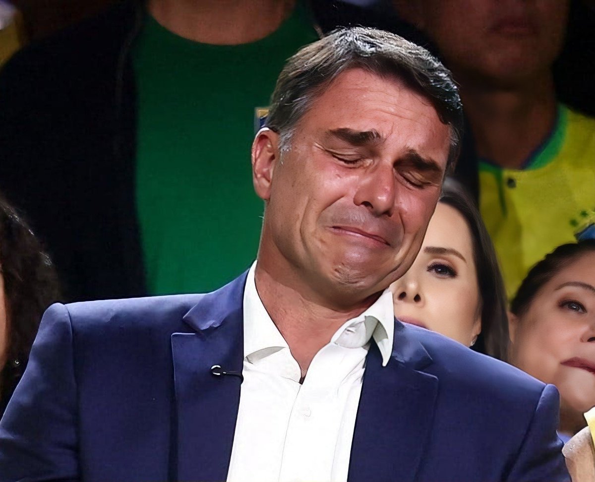 analise2025's tweet photo. 🚨 URGENTE: mais um partido REJEITOU apoiar Flávio Bolsonaro, dessa vez foi o Podemos!

O cara conseguiu ser tetra em rejeição kkkkkk

- União Brasil
- PP
- Republicanos
- Podemos https://t.co/bGPt72ql7T