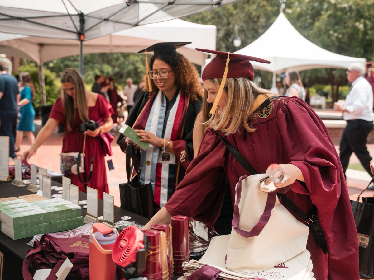FSUAlumni's tweet photo. Congrats, graduates! This past weekend, 2,891 Seminoles earned their degrees and joined a powerful network of more than 419,000 FSU alumni worldwide. Explore everything available to you as a new grad by visiting https://t.co/om2TyBjbx3, and stay connected!❤️💛 https://t.co/LYmw5yN3Zm