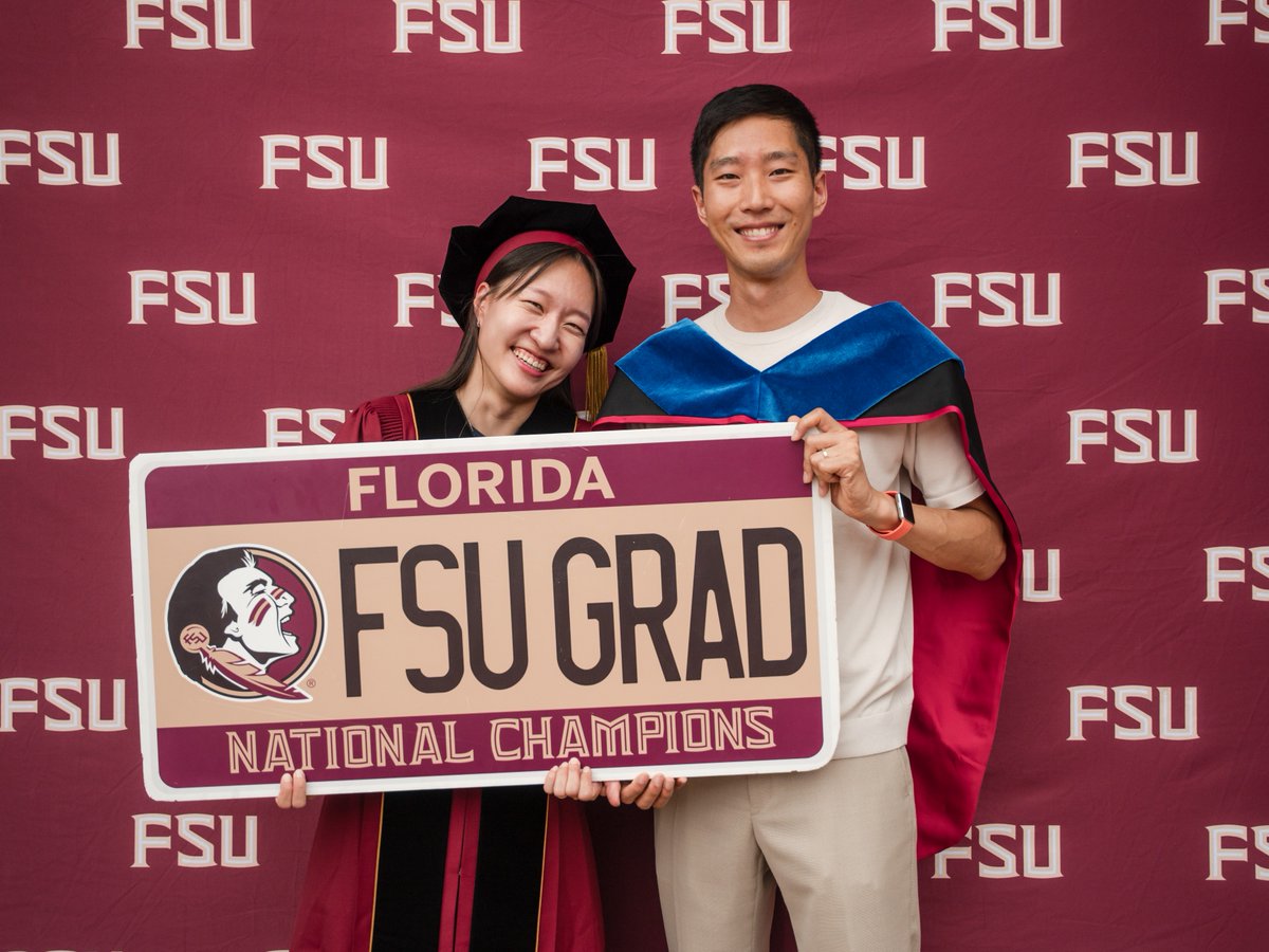 FSUAlumni's tweet photo. Congrats, graduates! This past weekend, 2,891 Seminoles earned their degrees and joined a powerful network of more than 419,000 FSU alumni worldwide. Explore everything available to you as a new grad by visiting https://t.co/om2TyBjbx3, and stay connected!❤️💛 https://t.co/LYmw5yN3Zm